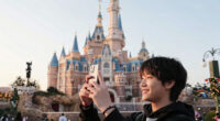 PhotoPass Teases Holiday Photo Ops at Walt Disney World